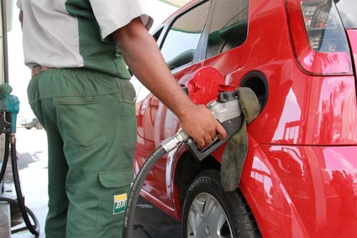 Kim Kataguiri propõe volta do diesel nos carros e fim dos frentistas