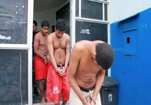 Agentes flagram fuga no Baldomero