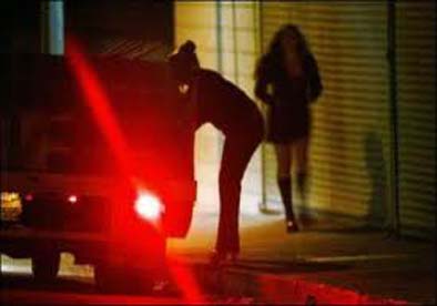 Taxista registra queixa após ser roubado por garota de programa