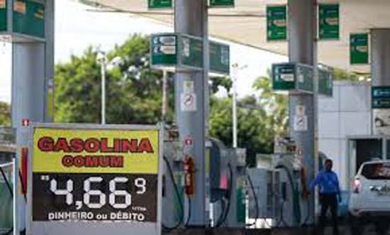 Gasolina estará mais caras nas refinarias nesta sexta-feira