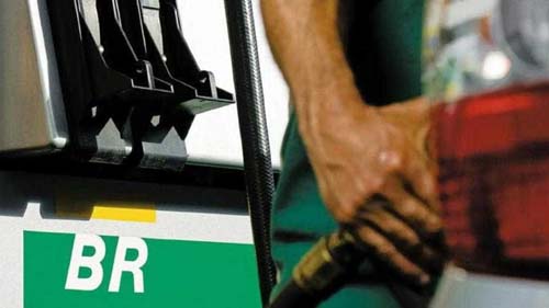 Petrobras reajusta gasolina em 3,5%