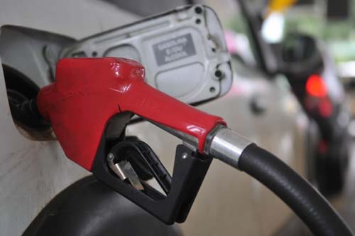 Petrobras anuncia aumento de mais de 8% na gasolina a partir desta terça-feira