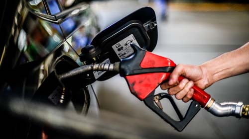 Após 8 baixas consecutivas, Petrobras sobe preço da gasolina e do diesel a partir de quarta-feira