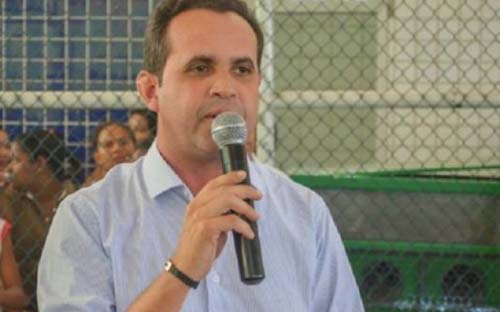 Prefeito aluga automóveis com 50 anos de fabricação