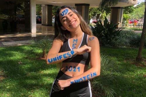 Aos 18 anos, brasiliense é aprovada cinco vezes para medicina
