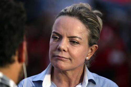 Corrente petista tenta evitar reeleição de Gleisi no partido