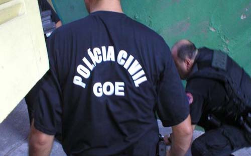 Menor é achada morta dentro do próprio quarto no Jacintinho