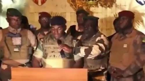 Militares do Gabão anunciam tomada de poder e prisão de presidente