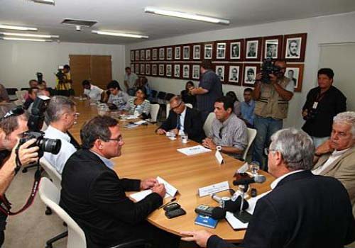 Governador entrega 300 casas em São José da Laje