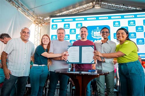 Governador autoriza construção de creche e entrega obras do Minha Cidade Linda, em Messias
