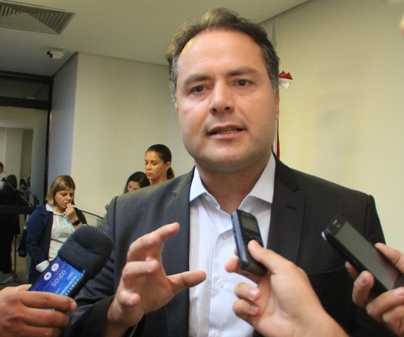 Renan ainda não revela secretários do segundo mandato