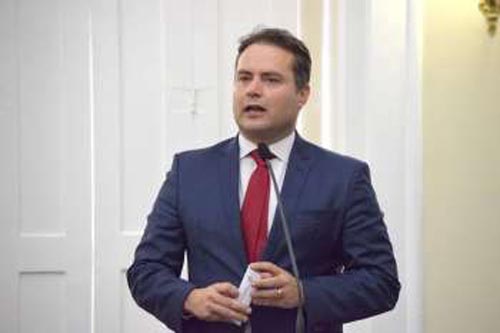 Governador sancionará projeto de Programa Escola 10