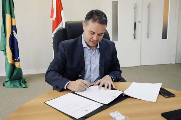 Renan Filho sanciona lei que regionaliza abatedouros em AL