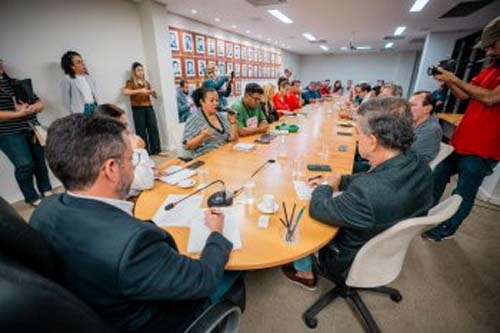 Governo apresenta proposta de reajuste de 5,79%, sendo 3% já em setembro