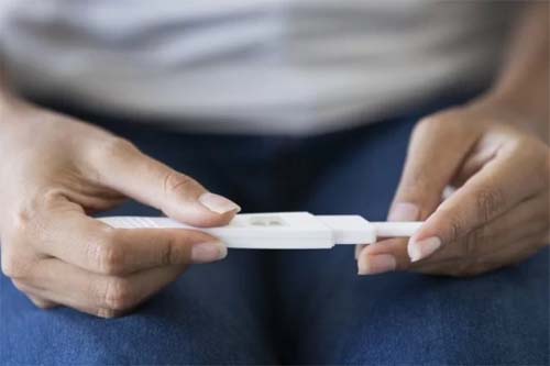 É possível engravidar menstruada, sem fazer sexo ou quando já está grávida?