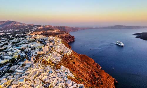 Grécia levanta limitações e reabre o turismo
