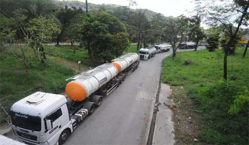 Aumento do diesel: tanqueiros de Minas indicam possibilidade de greve