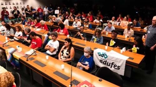 Greve nas federais ganha força e está prestes a completar um mês