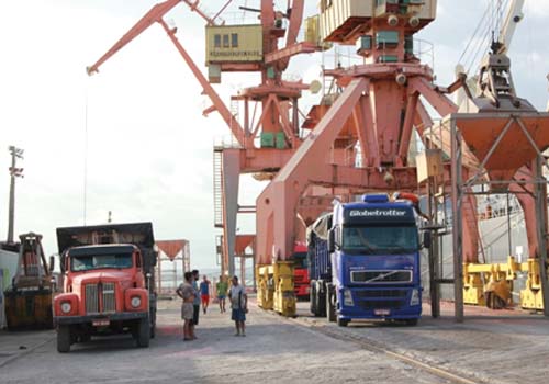 Paralisação suspende trabalhos no Porto de Maceió