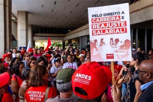 Greve: professores apresentarão contraproposta em reunião com governo