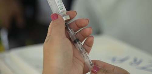 Campanha de vacinação contra gripe será prorrogada, diz ministro