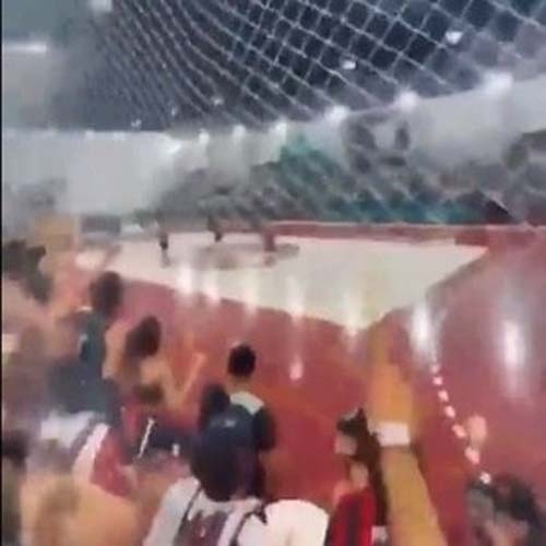 “Sou playboy, não tenho culpa se seu pai é motoboy”, gritam alunos de medicina