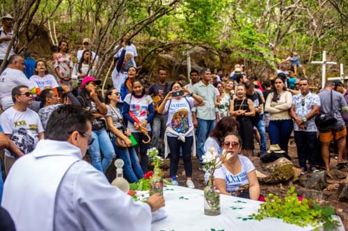 Centenas de pessoas se reúnem em memória dos 81 anos da morte de Lampião
