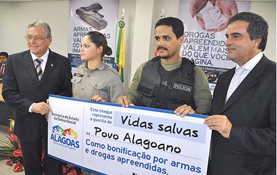 Policial alagoano começa receber bonificação por apreensão de armas e drogas
