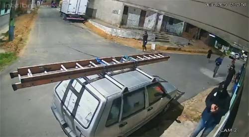 Câmeras de segurança registram ação de grupo armado no Benedito Bentes