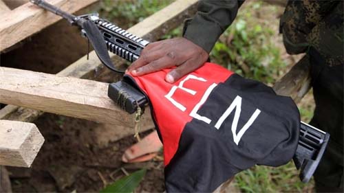 Governo da Colômbia e guerrilheiros do ELN assinam primeiro acordo em negociações de paz