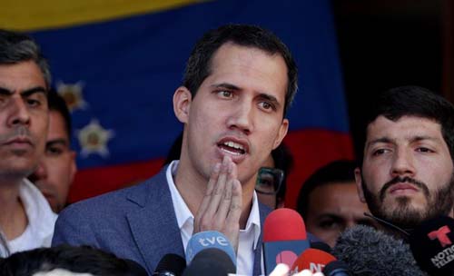 Nas redes sociais, Guaidó avisa que retornou à Venezuela