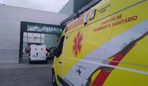 Jovem é socorrido após ser baleado na cabeça, em Arapiraca