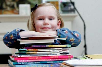Menina de 4 anos tem QI quase igual ao de Albert Einstein e Stephen Hawking