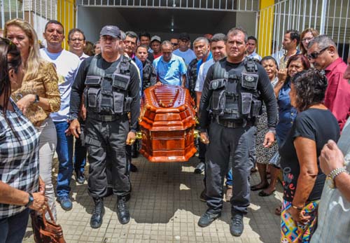 Ex-diretor da Polícia Civil de Alagoas é sepultado em Atalaia