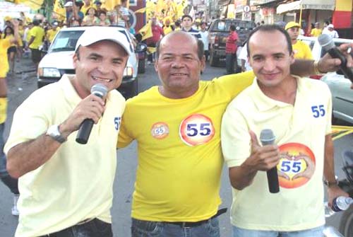 Radialista da Rádio Farol FM denuncia à polícia que tentaram incendiar sua residencia