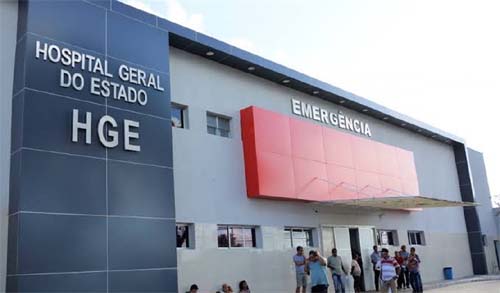 Jovem fica gravemente ferido em batida entre caminhões em São Miguel dos Campos