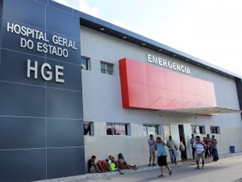 Adolescente fica ferido após ser atingido por golpes de arma branca no pescoço