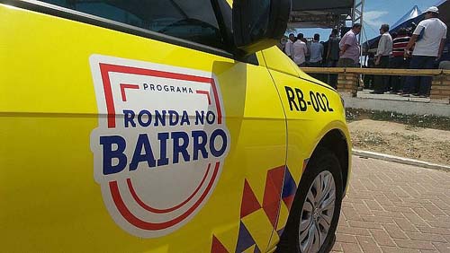 Homem baleado vai até base de polícia no Poço e pede socorro
