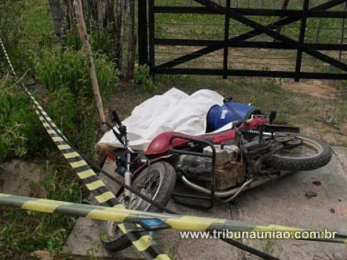 Suspeito de duplo latrocinio no sábado morreu crivado de balas no domingo no distrito de Rocha Cavalcante