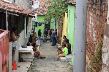 Jovem é esfaqueado e corpo encontrado em córrego em Maceió