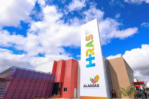 Mulher é esfaqueada no pescoço por ex-genro