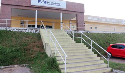 Homem fica gravemente ferido após colisão de moto contra cerca em Santana do Ipanema