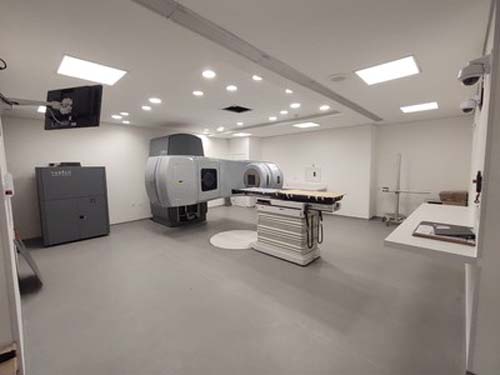 HU entrega hoje novo acelerador linear para tratamento de câncer