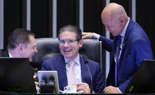 Motta pauta urgência para derrubar decreto do IOF e afirma que ‘clima não é favorável a aumento de impostos’