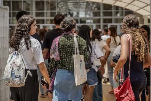 Desafios contemporâneos na educação diante da era digital e inteligência artificial