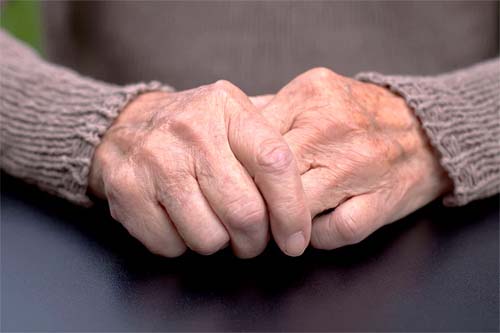 Envelhecimento da população prejudica mulheres no mercado de trabalho