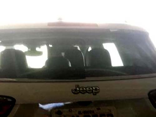 Idosa é deixada trancada em veículo dentro de estacionamento de shopping