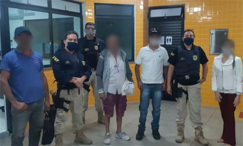 PRF ajuda motorista de 79 anos que estava desorientado na BR 104 a voltar pra casa