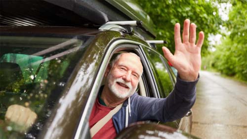 Existe idade limite para dirigir? Descubra!