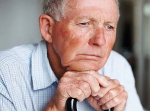 Viver sozinho, e não solidão, aumenta mortalidade em 26%, diz pesquisa